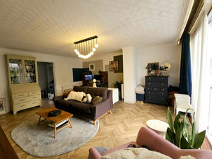 Living Room- click for photo gallery